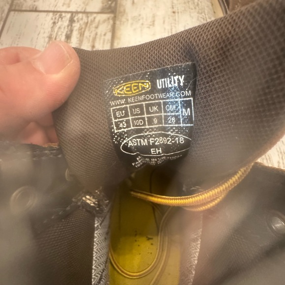 Keen Cincinnati Boots - Picture 10 of 11